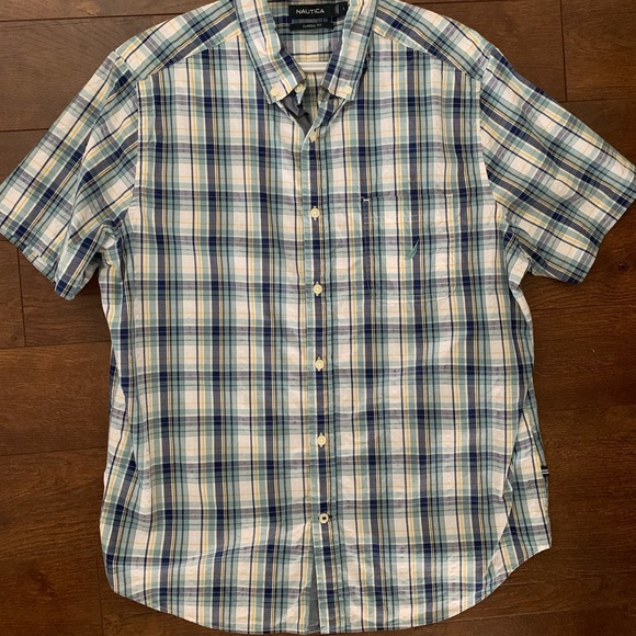 Nautica - Picture 1 of 2